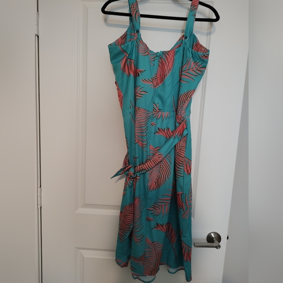 Pinup Girl Eden Tiki Wiggle Dress - Picture 3 of 5